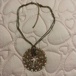 Beautiful cache necklace